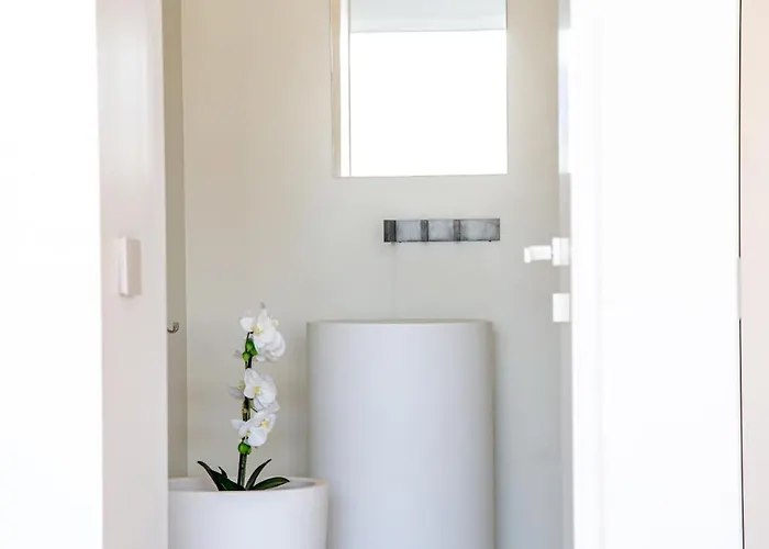 Bianco D'alghero - By The Sea